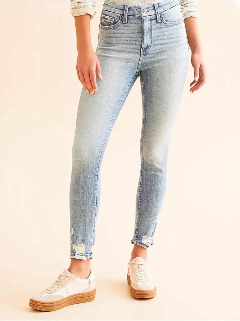 Light Wash Women’s High-Rise Skinny Jeans